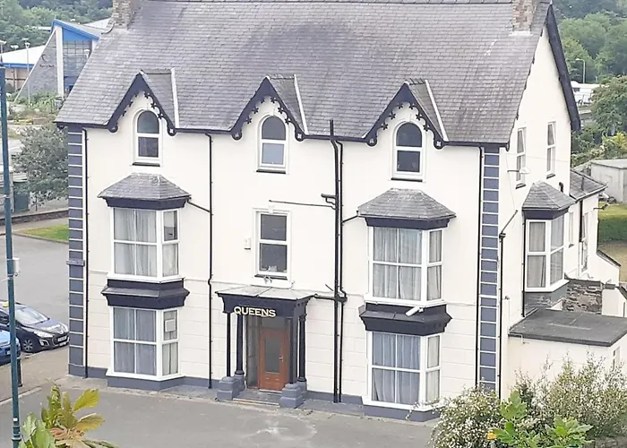 Queens Rooms